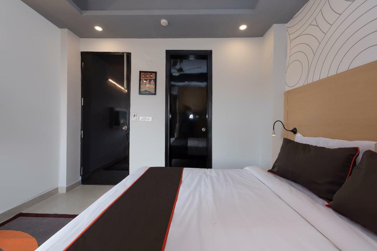 Collection O 162 Vardhman International Hotel Gurgaon Exterior foto
